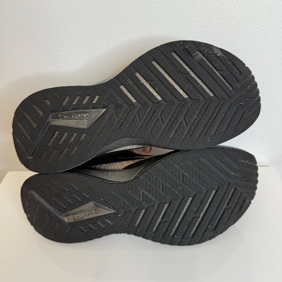 Brooks Levitate 4.0 Sneaker Black Pink Women’s Size 8 - Picture 7 of 10